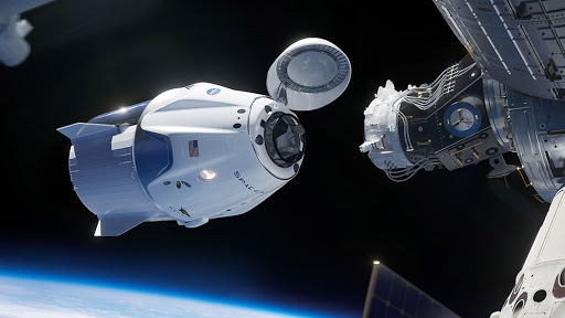 Lanzamiento de la cápsula Dragón con astronautas a bordo
